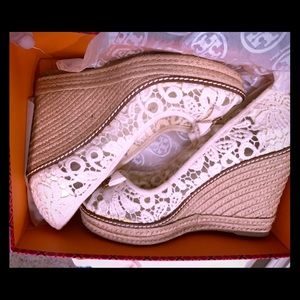 Tory Burch espadrille wedge in lace